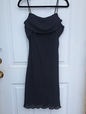Chic Black Midi Dress with Bow Detail